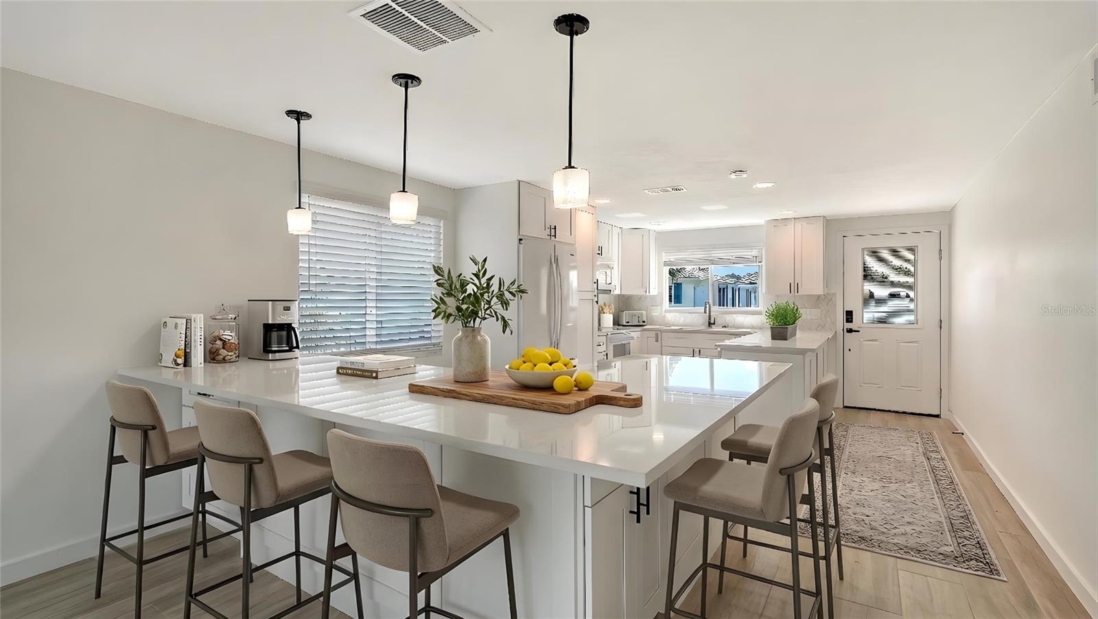 SPANISH MAIN YACHT CLUB - Residential