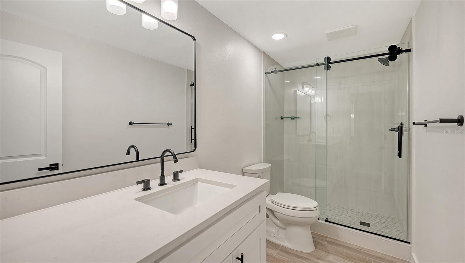 SPANISH MAIN YACHT CLUB - Residential