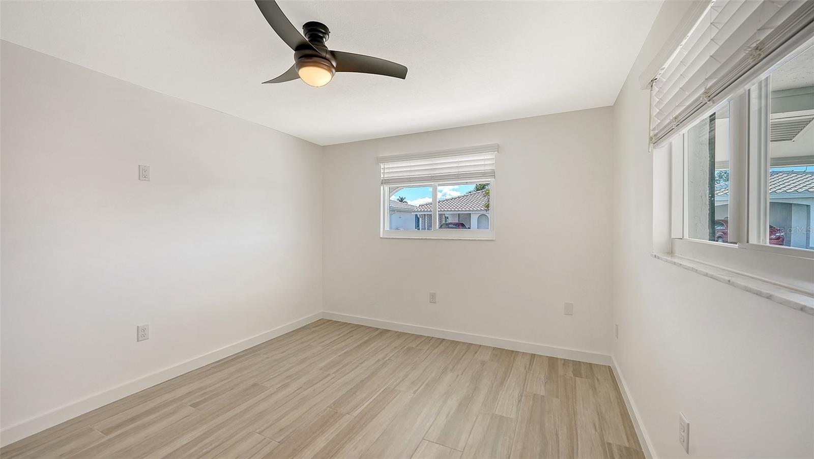 SPANISH MAIN YACHT CLUB - Residential