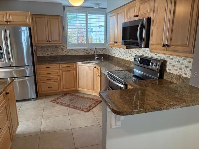 BAYPORT BEACH & TENNIS CLUB PH D - Residential Lease