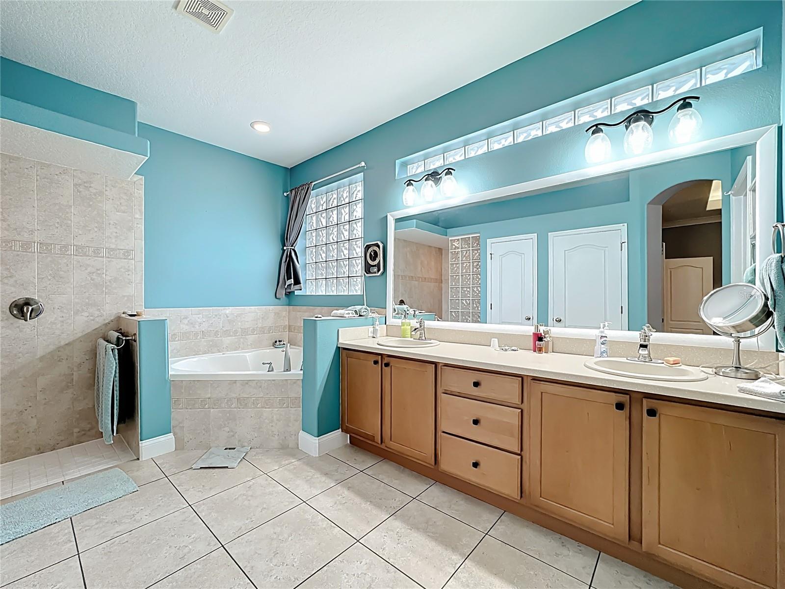 HAMMOCK POINTE UNIT 3 - Residential