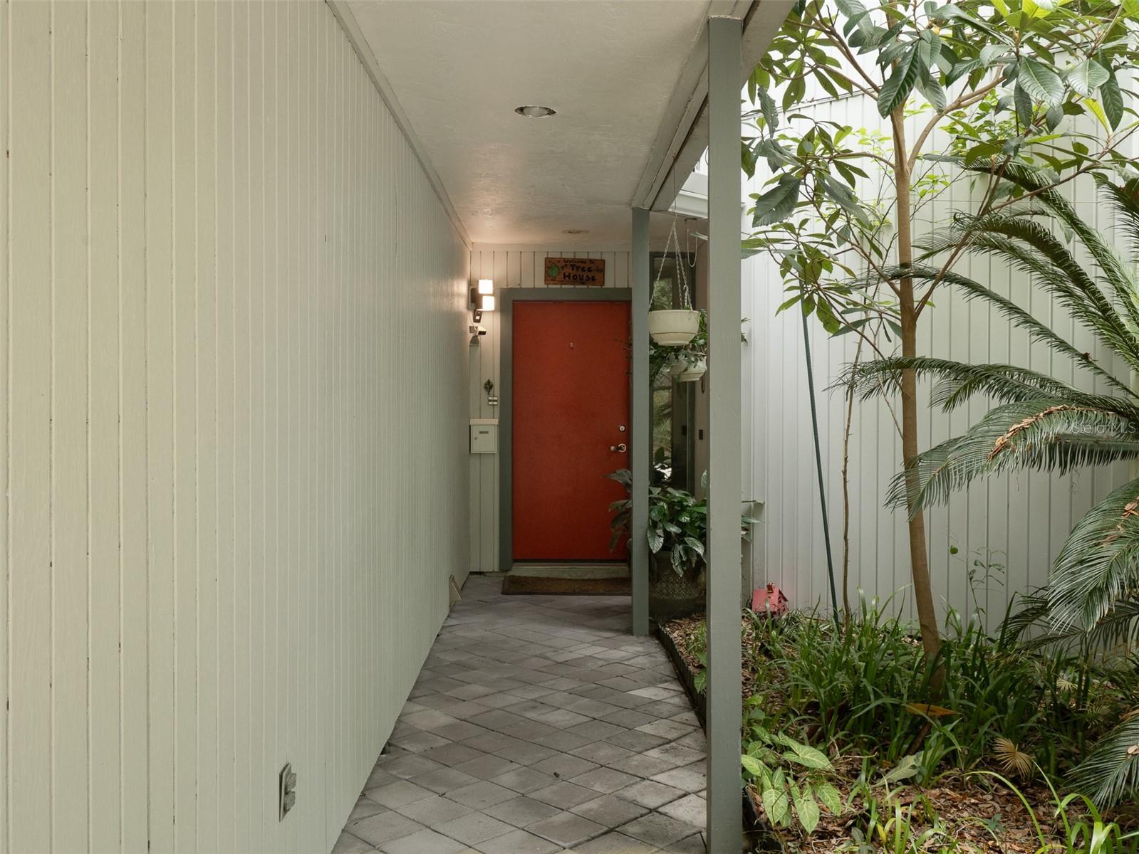 222 SW 27TH STREET