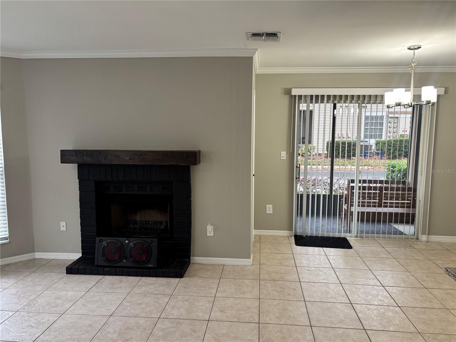 HIDDEN SPRINGS - Residential Lease