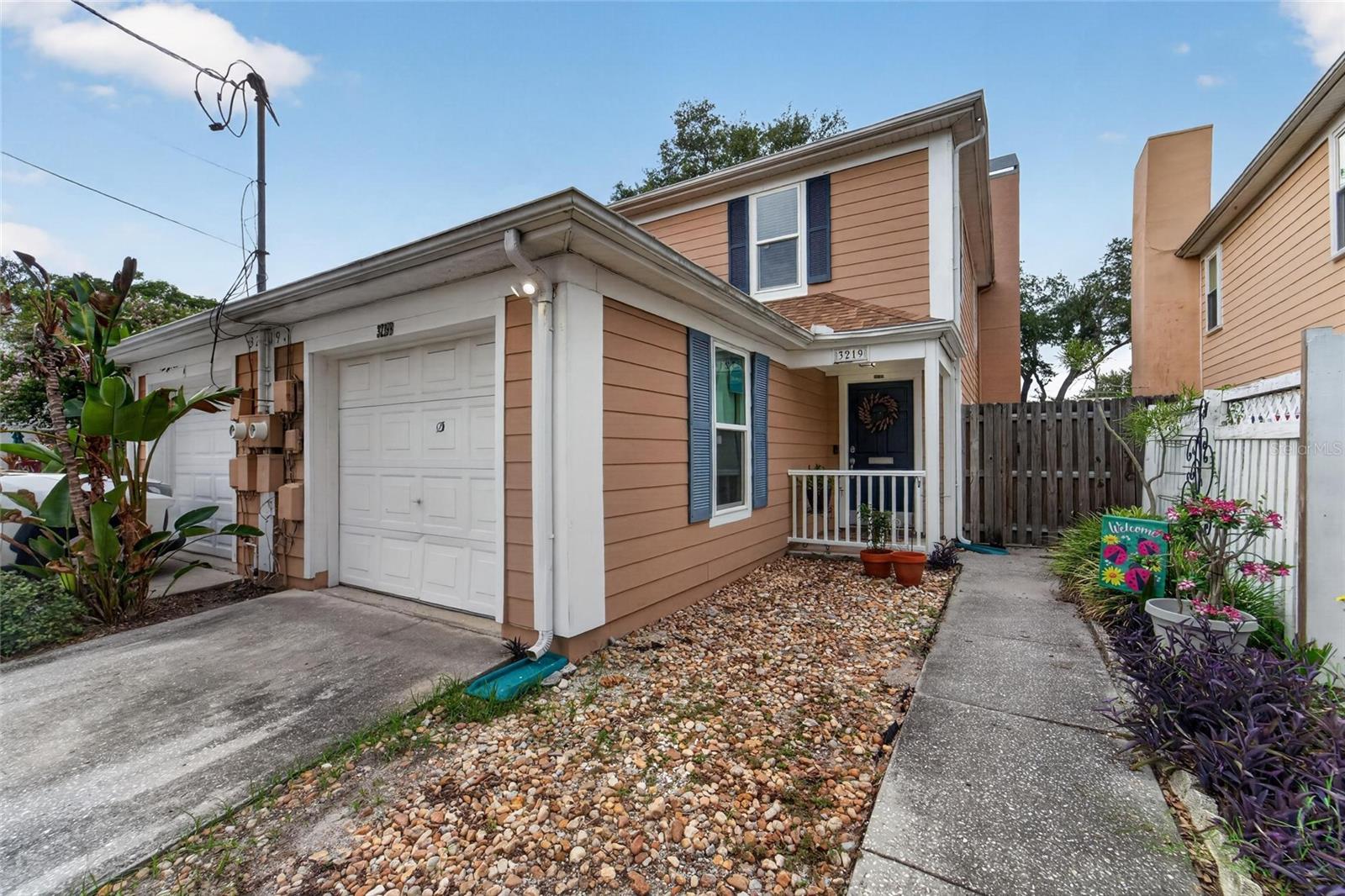 3219 W SANTIAGO STREET B