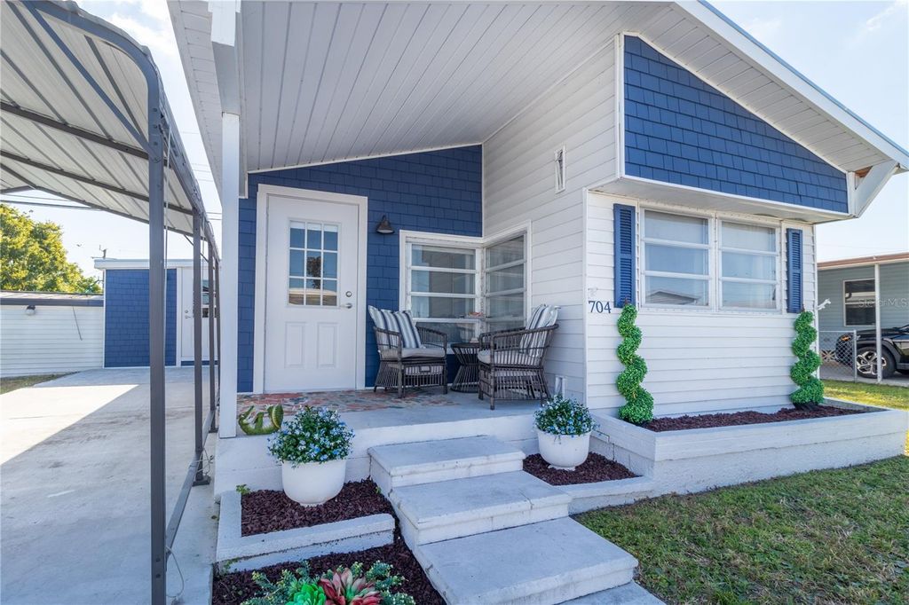 Photo of 704 49th Avenue Terrace W, Bradenton, FL 34207 (MLS # A4679021)