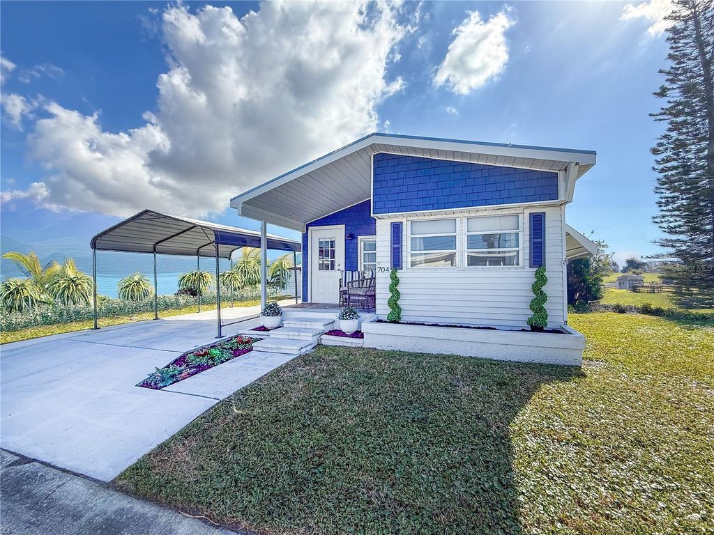 Photo of 704 49th Avenue Terrace W, Bradenton, FL 34207 (MLS # A4679021)