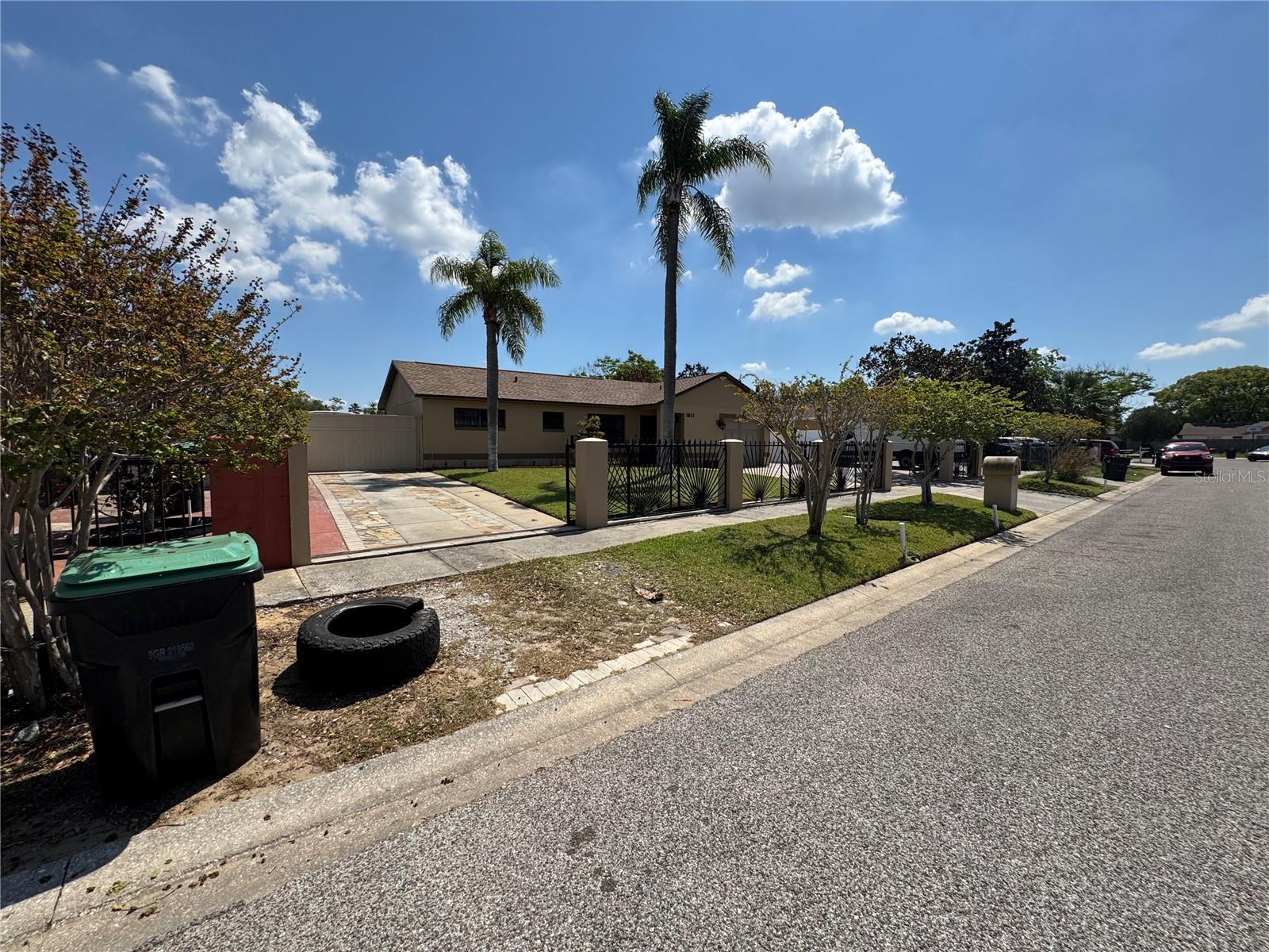 LAUREL HILLS - Residential