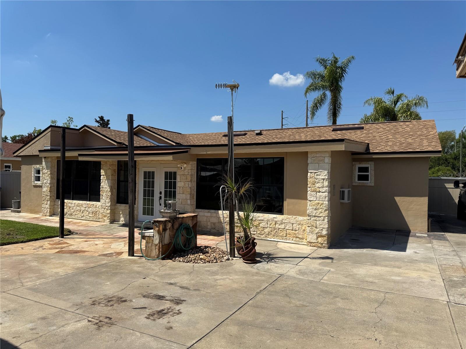 LAUREL HILLS - Residential