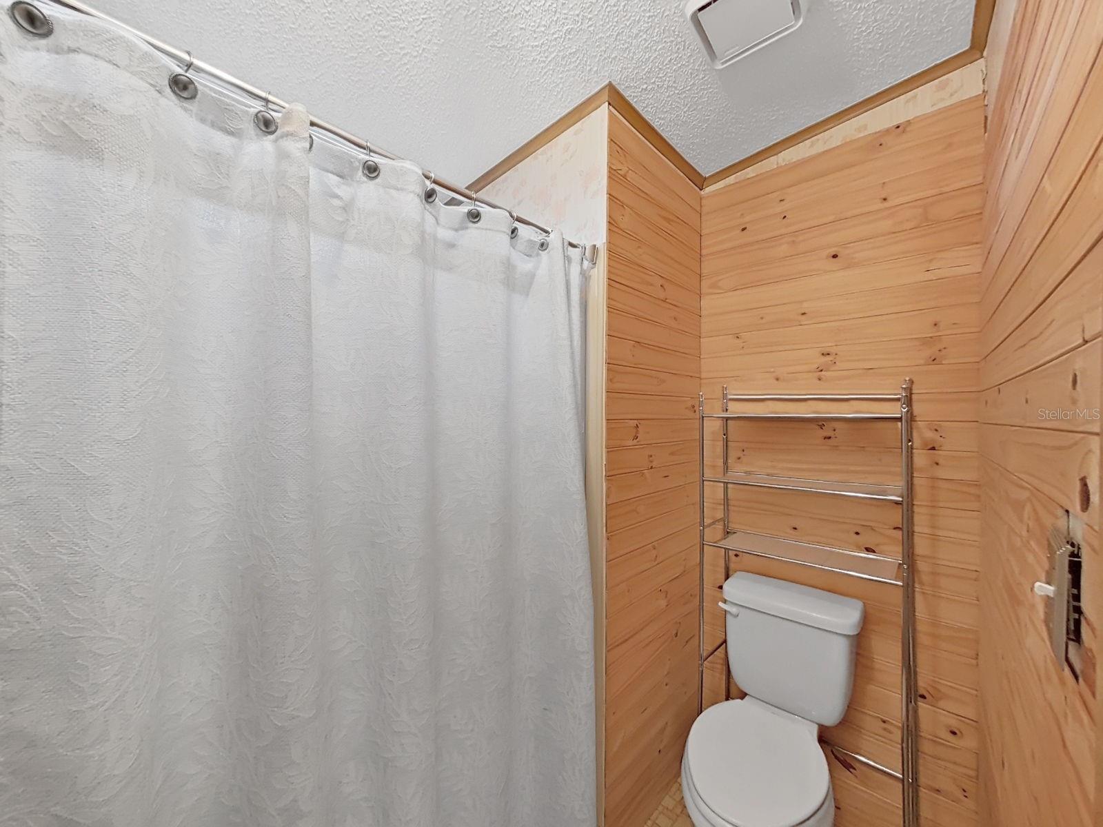 FOXWOOD LAKE ESTATES - Residential