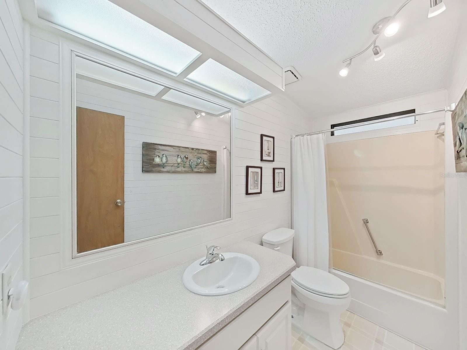 FOXWOOD LAKE ESTATES - Residential