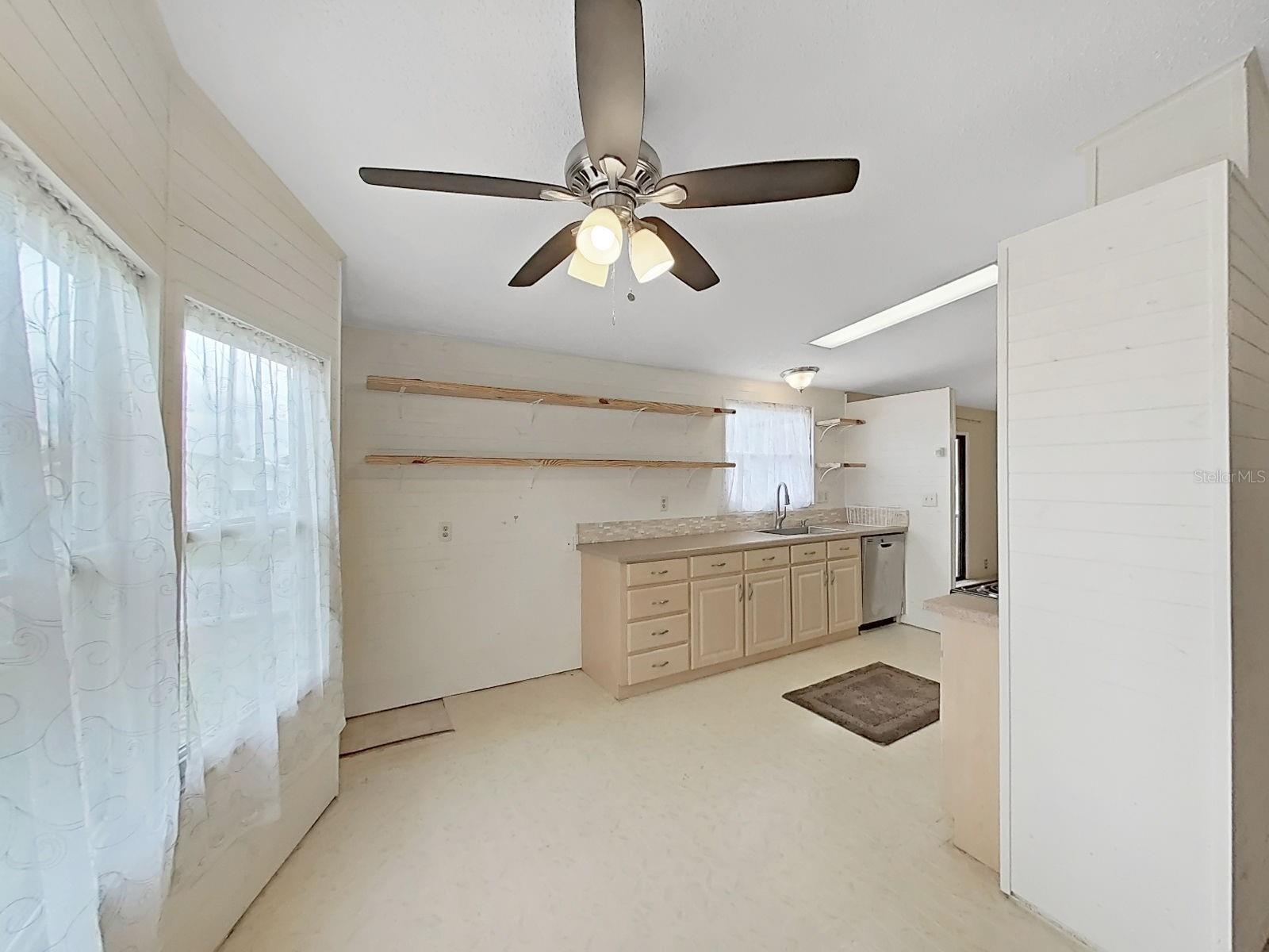 FOXWOOD LAKE ESTATES - Residential