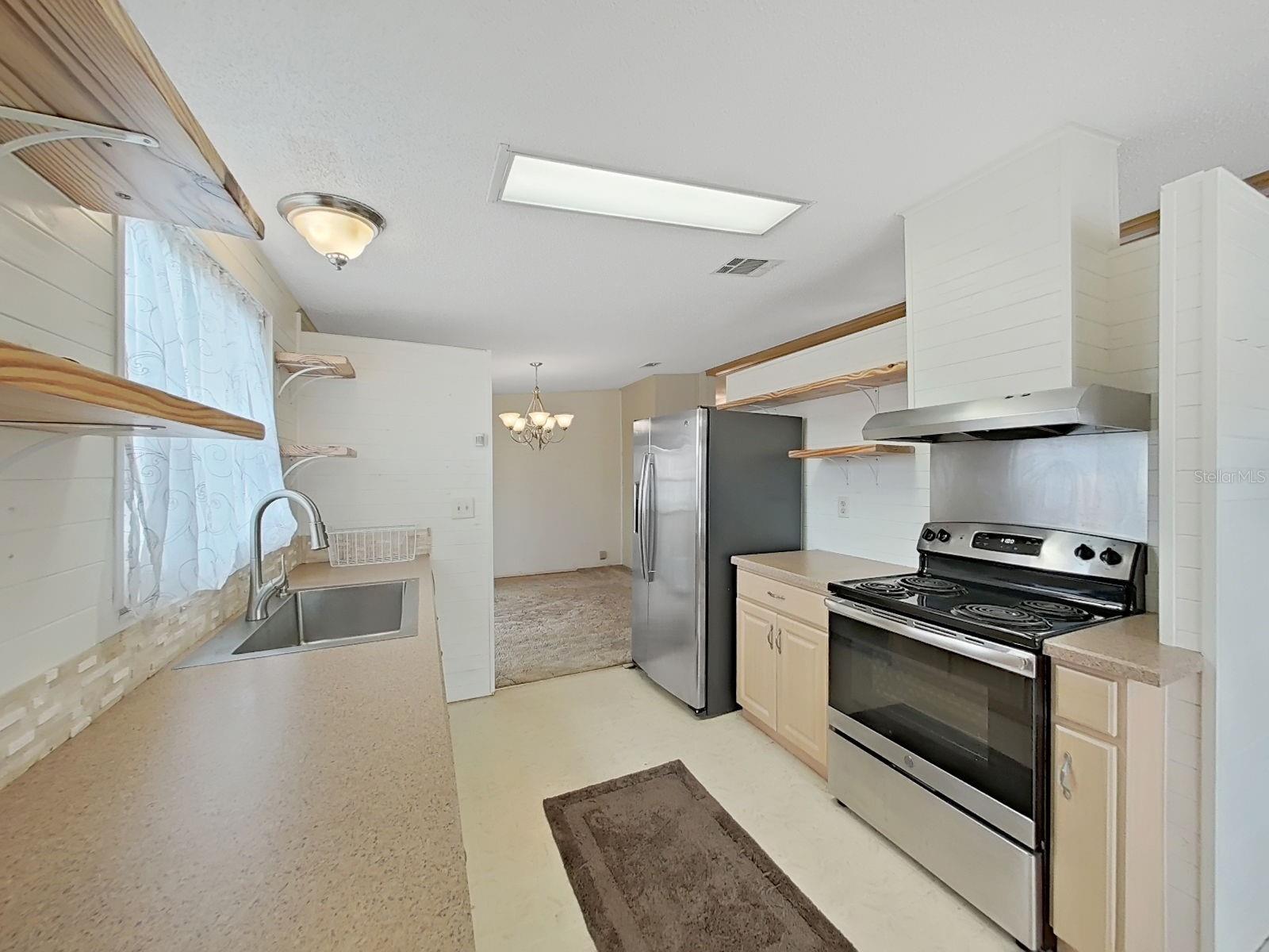 FOXWOOD LAKE ESTATES - Residential