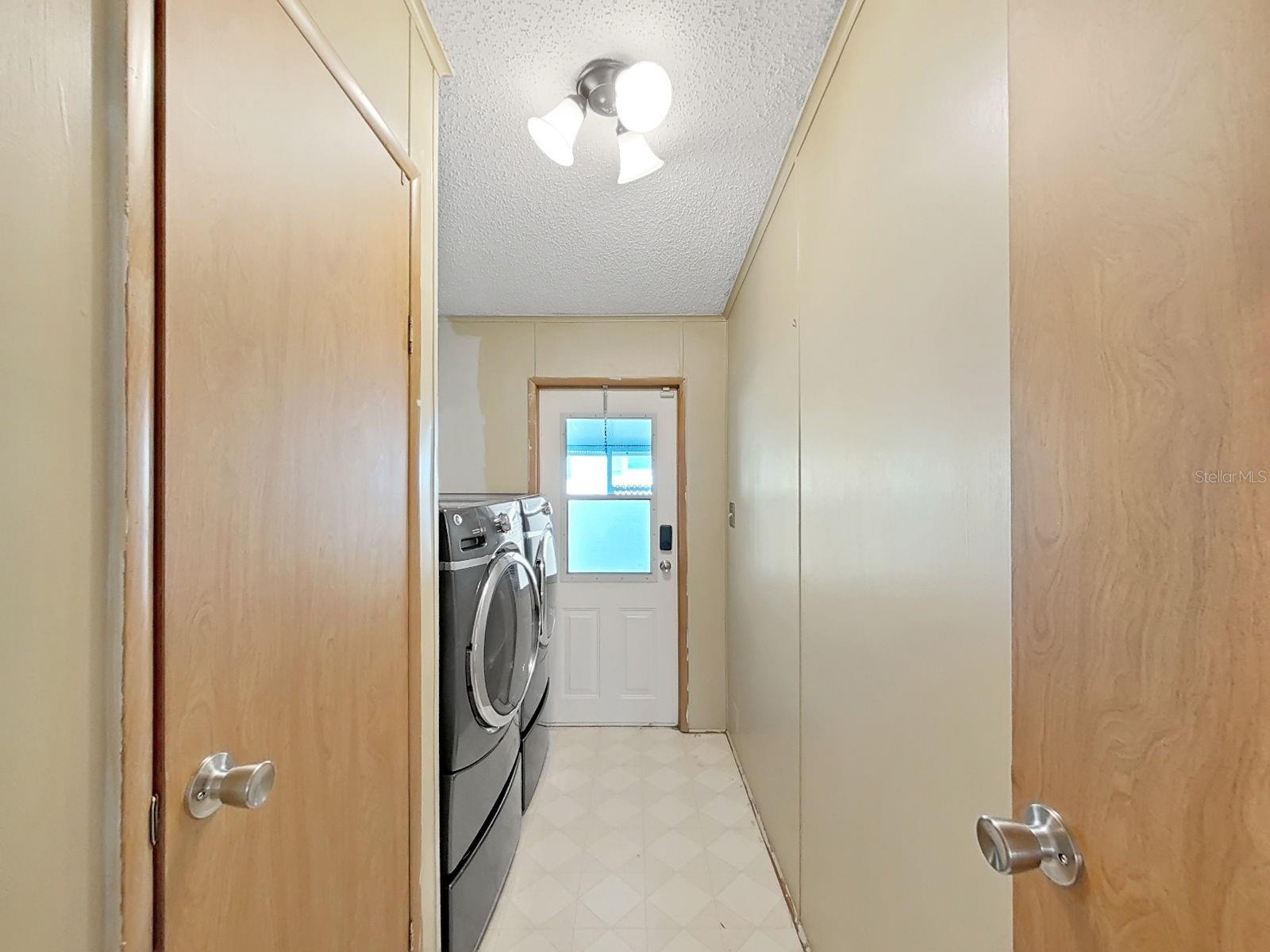 FOXWOOD LAKE ESTATES - Residential