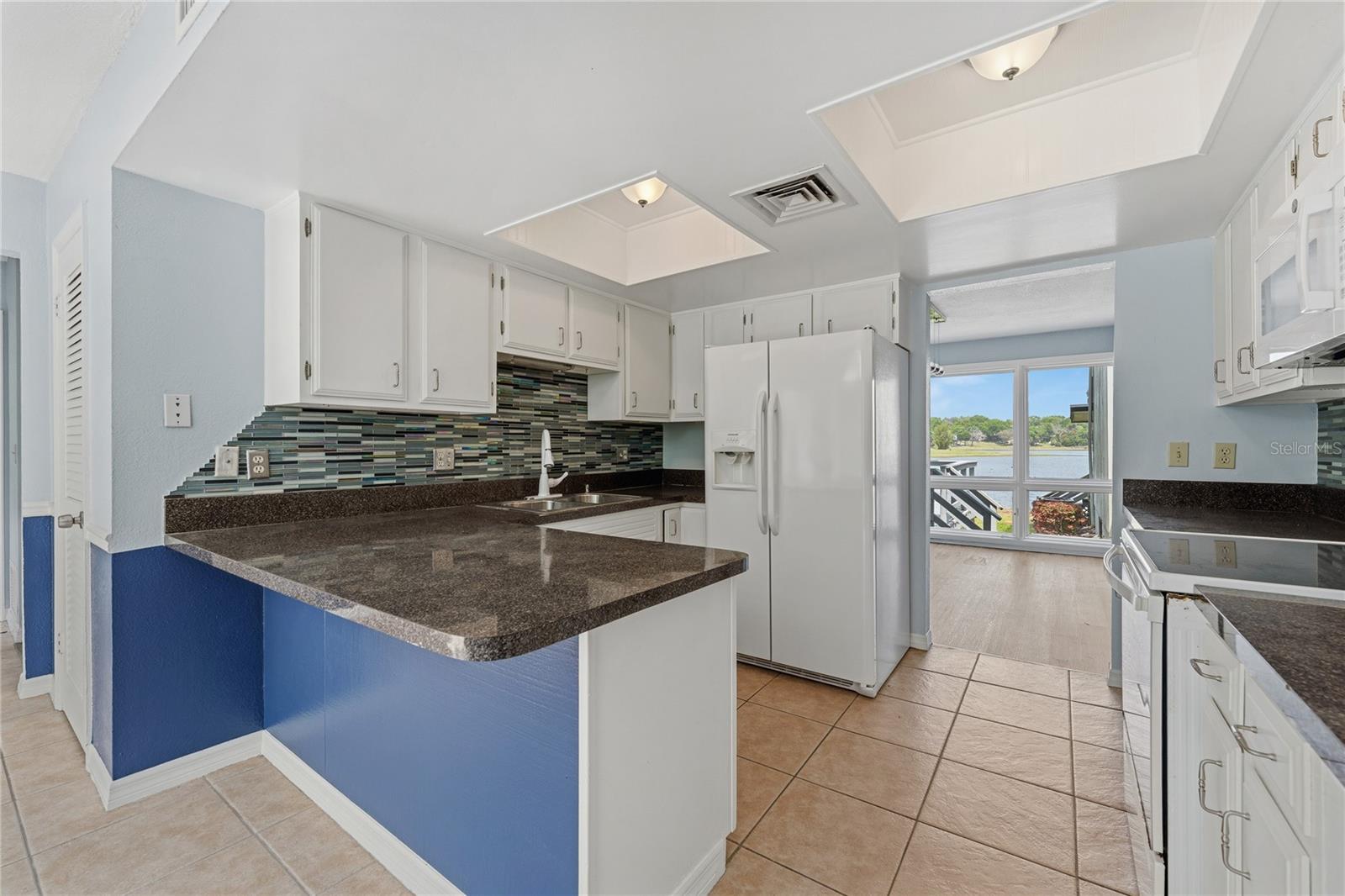 LAKE FRANCIS VILLAGE CONDO 02 - Residential