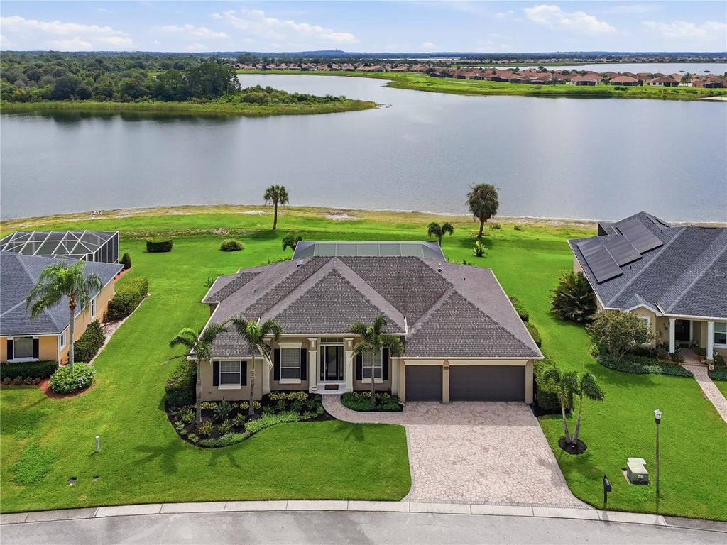 Photo of 644 Hart Lake Drive, Winter Haven, FL 33884 (MLS # L4964782)