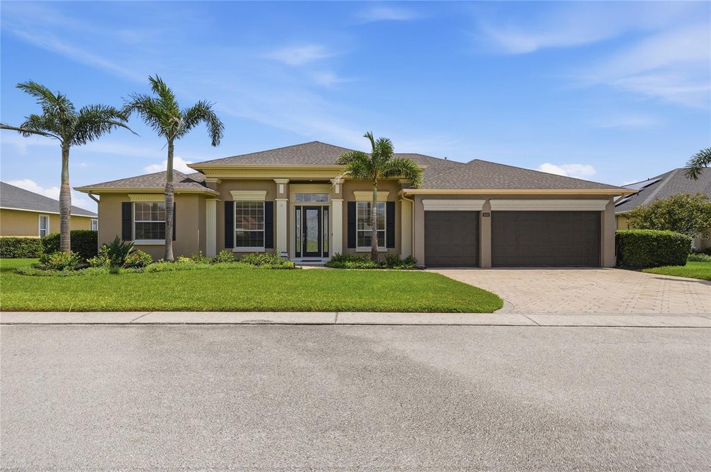 Photo of 644 Hart Lake Drive, Winter Haven, FL 33884 (MLS # L4964782)