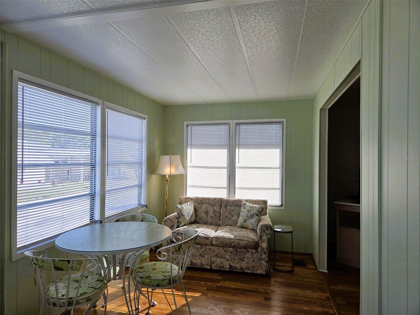 OAKWOOD MANOR - Residential