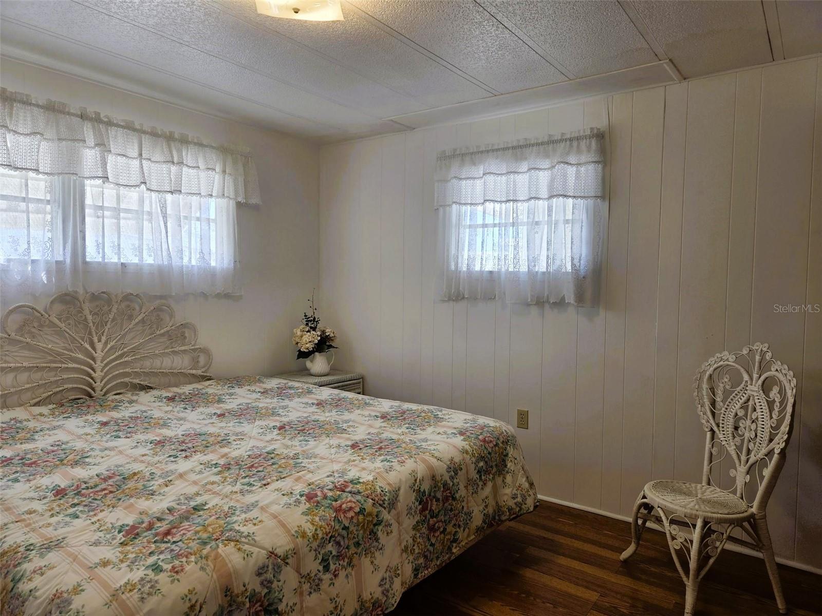 OAKWOOD MANOR - Residential