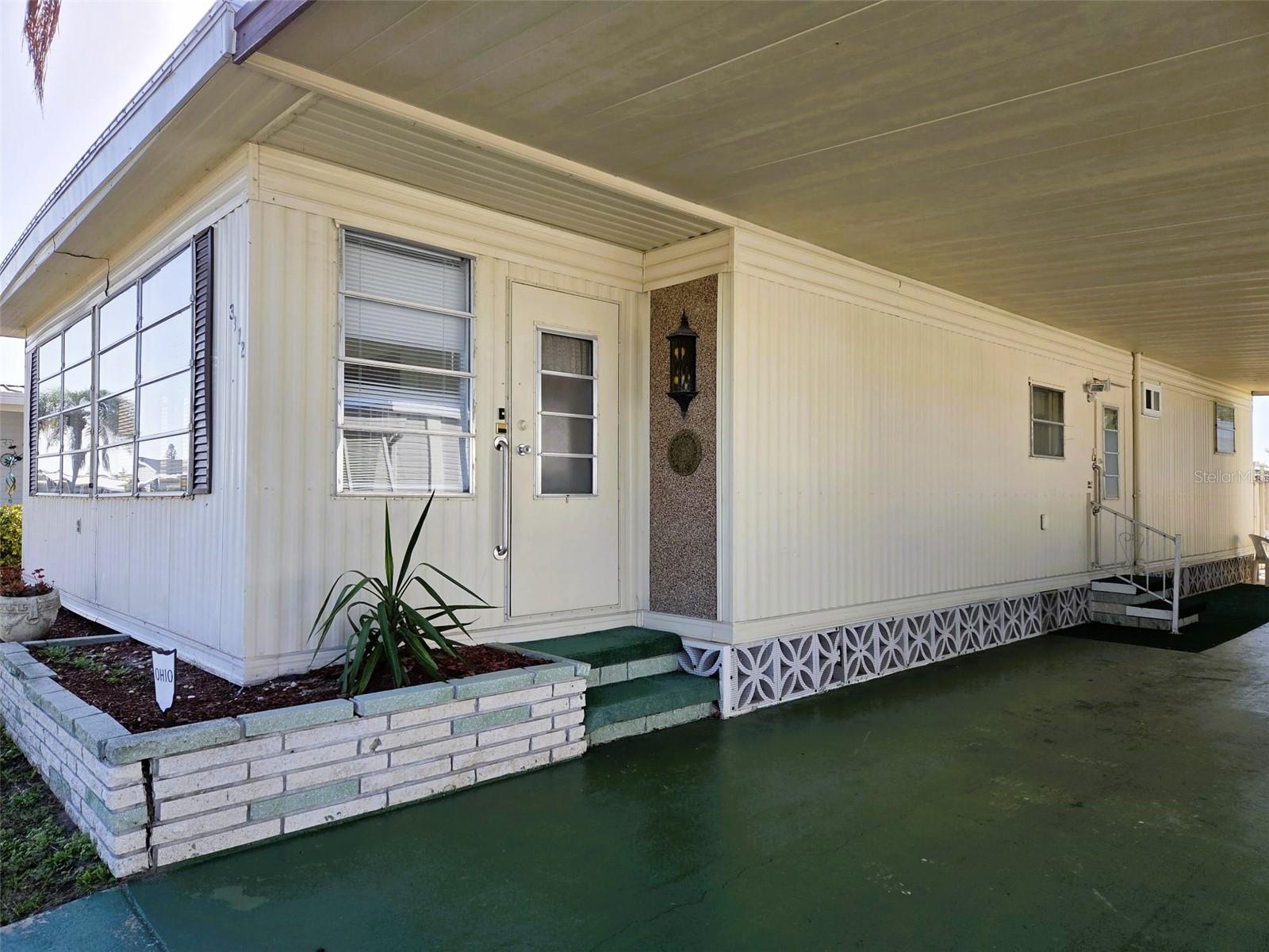 OAKWOOD MANOR - Residential