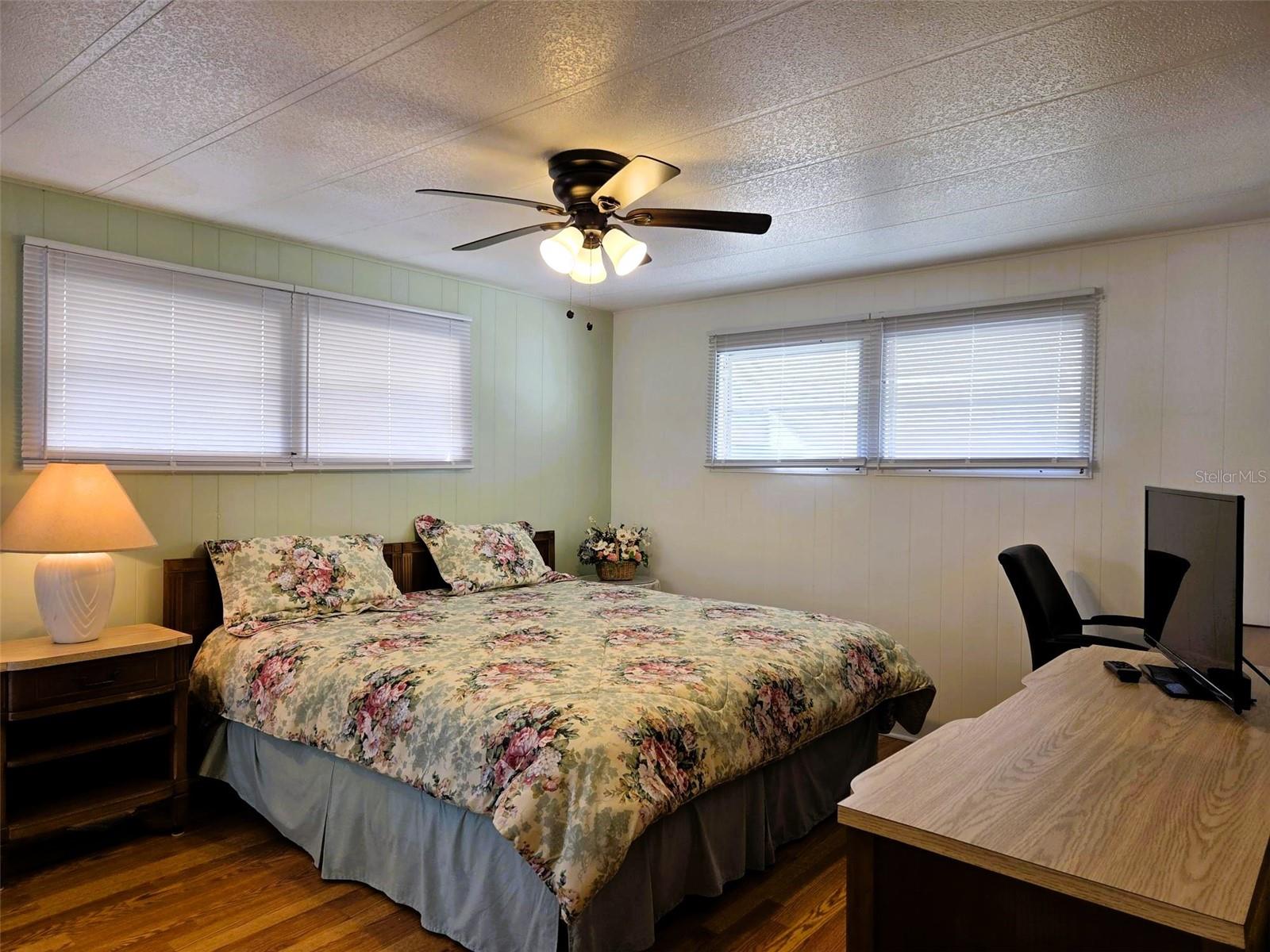 OAKWOOD MANOR - Residential