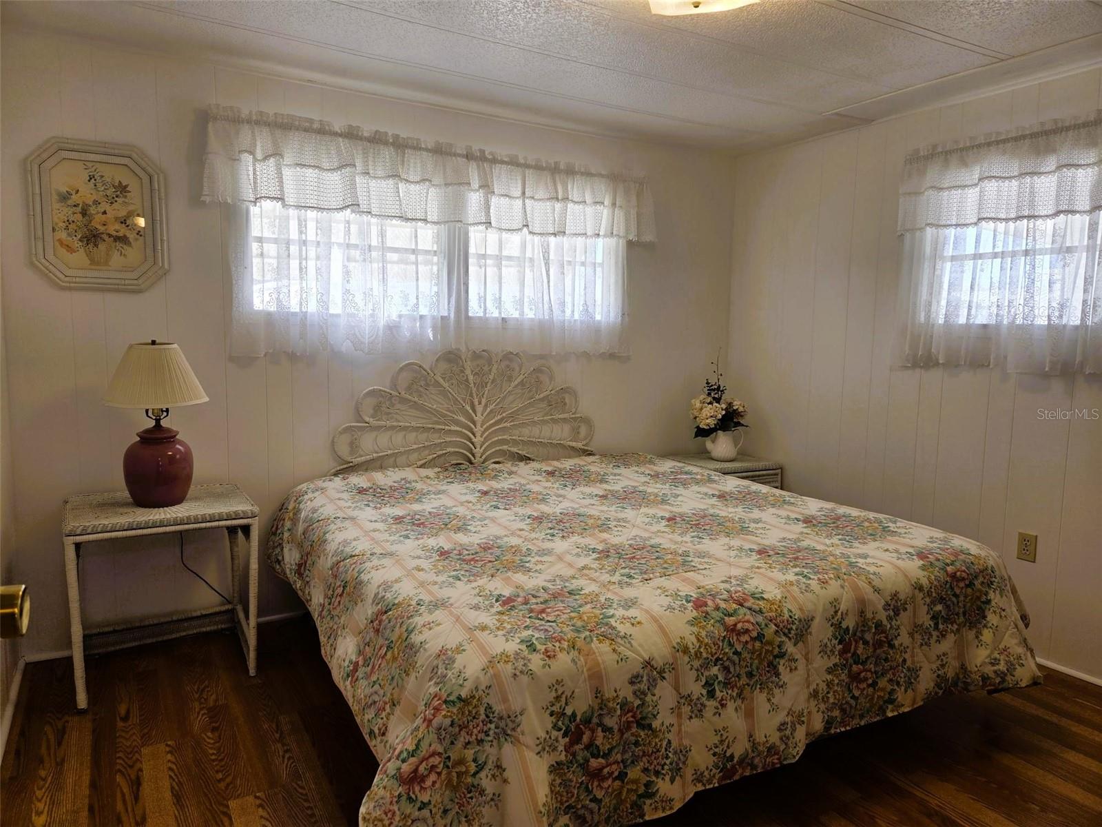 OAKWOOD MANOR - Residential