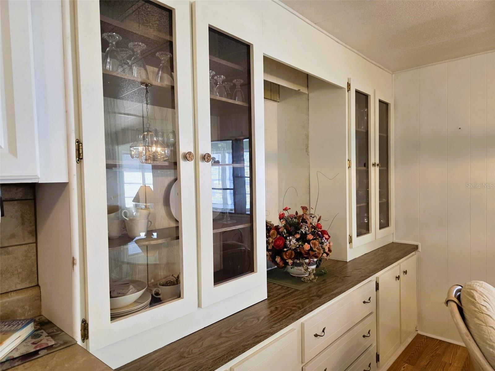 OAKWOOD MANOR - Residential