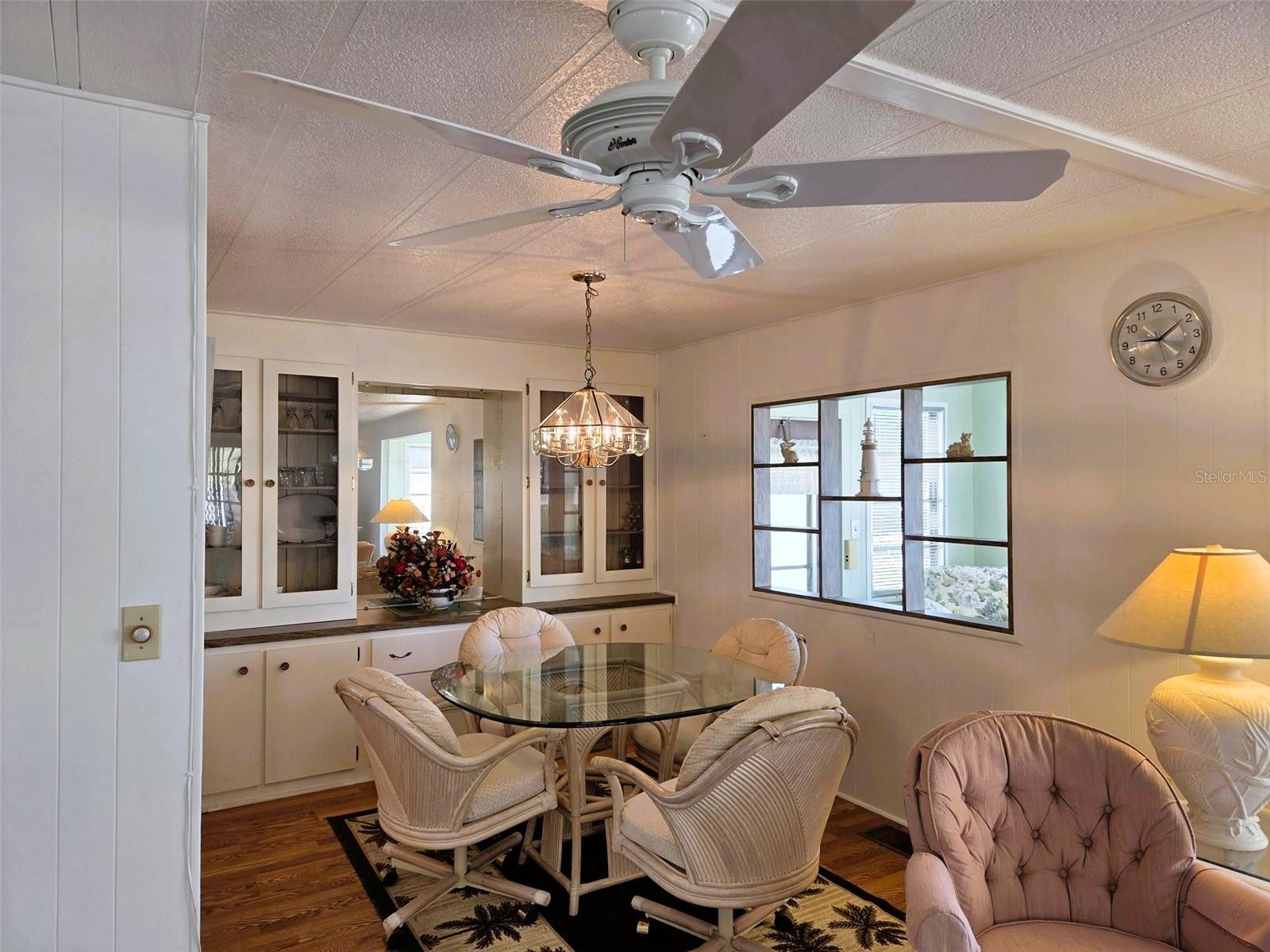 OAKWOOD MANOR - Residential