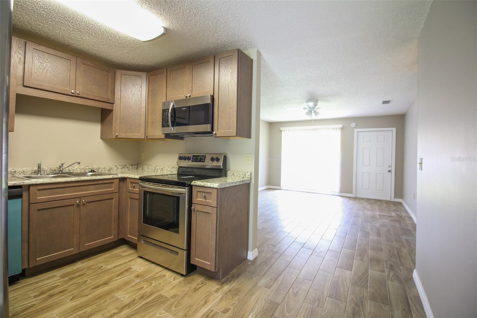 VALENCIA VILLAGE - Residential Lease