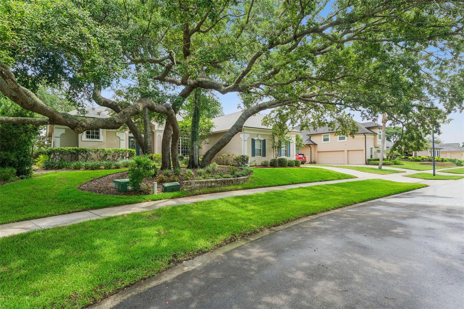 418 WOLDUNN CIRCLE
