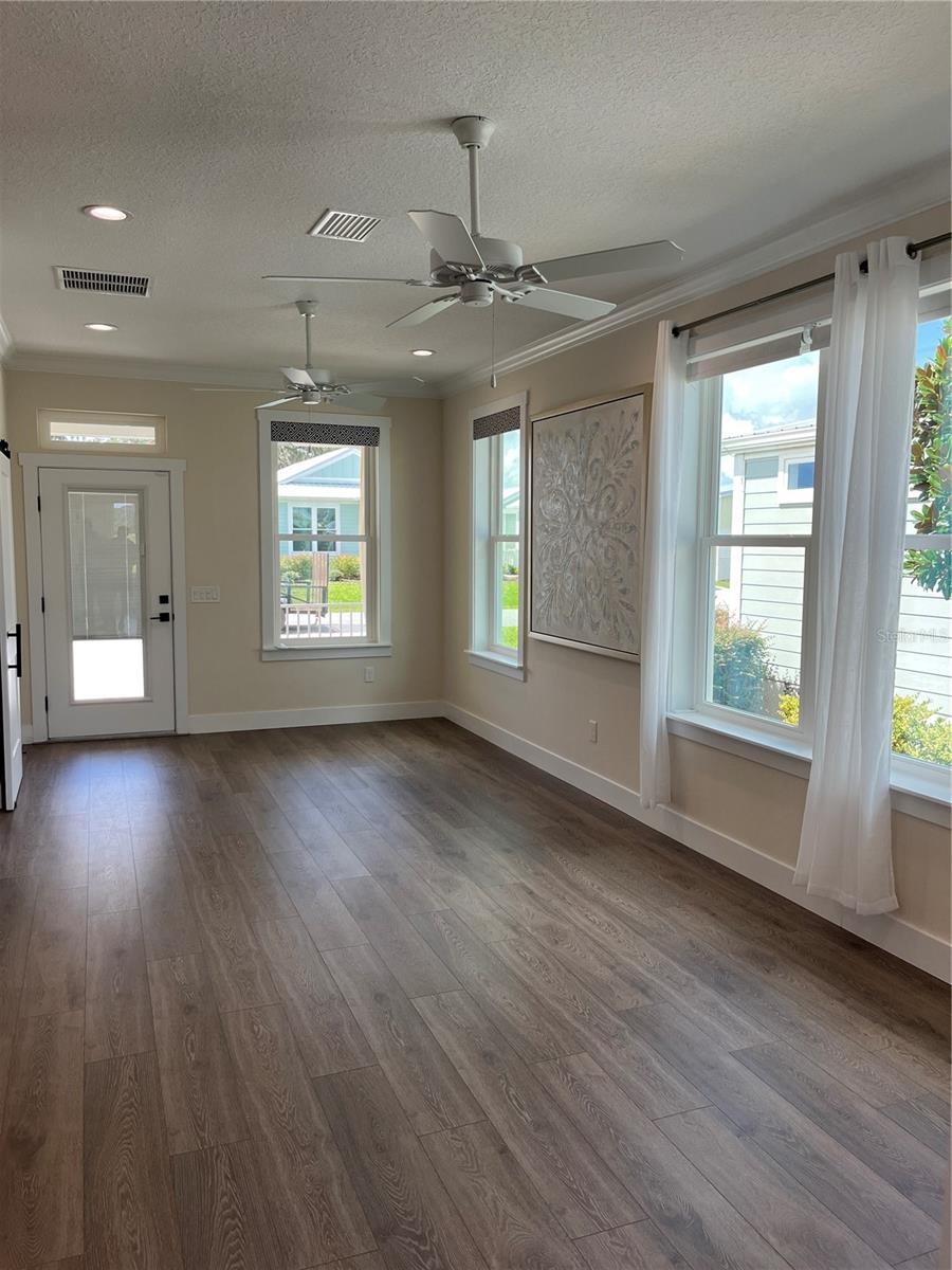 LAKESHORE - Residential