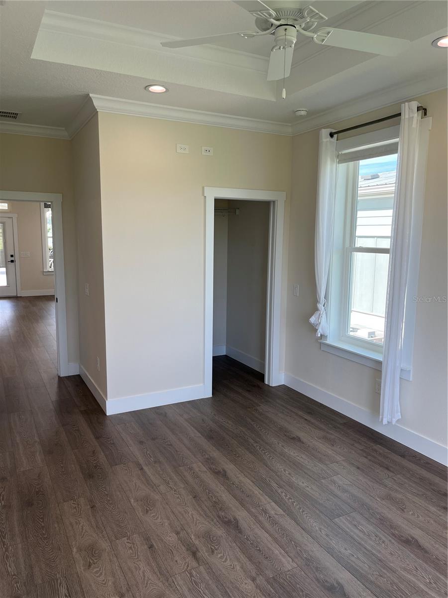 LAKESHORE - Residential