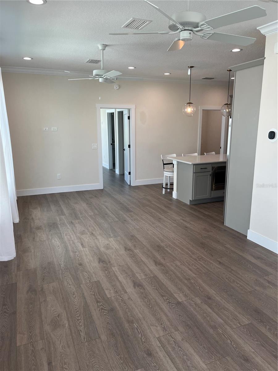 LAKESHORE - Residential