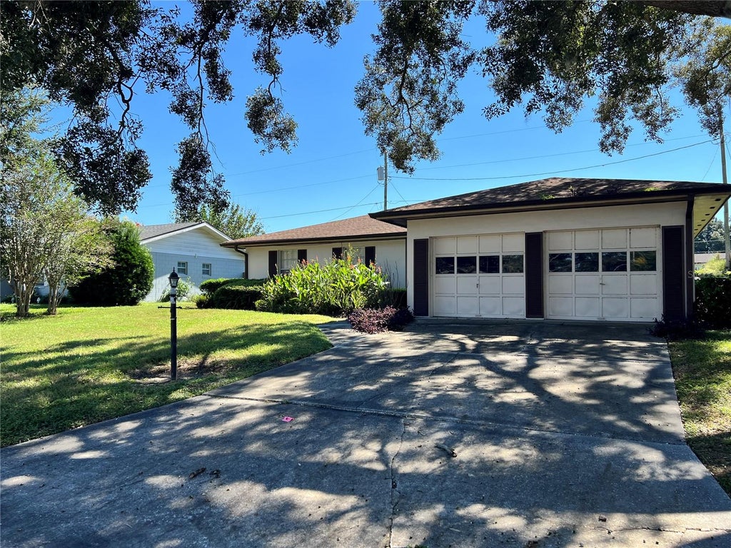 Photo of 125 Whittier Lane, Winter Haven, FL 33884 (MLS # K4903869)