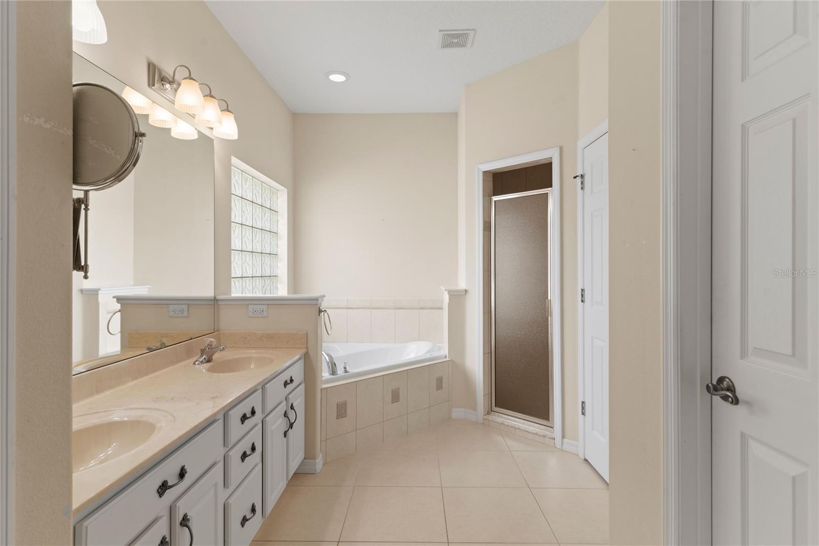 PARADISE POINT 3RD SEC - Residential