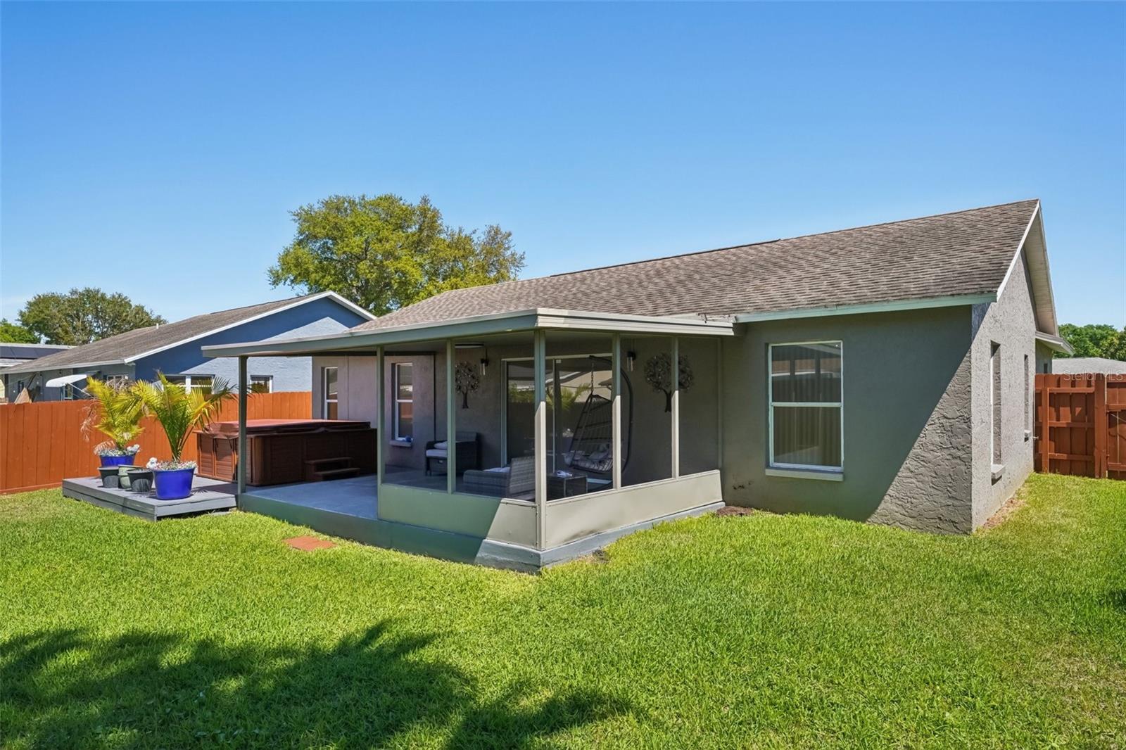 AUTUMN RUN - Residential