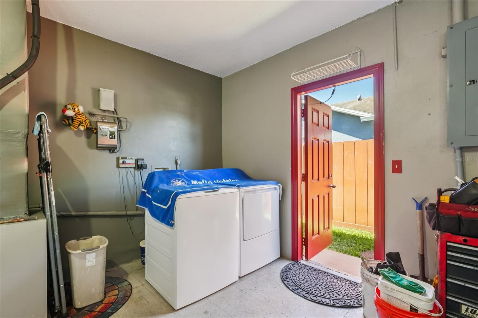 AUTUMN RUN - Residential