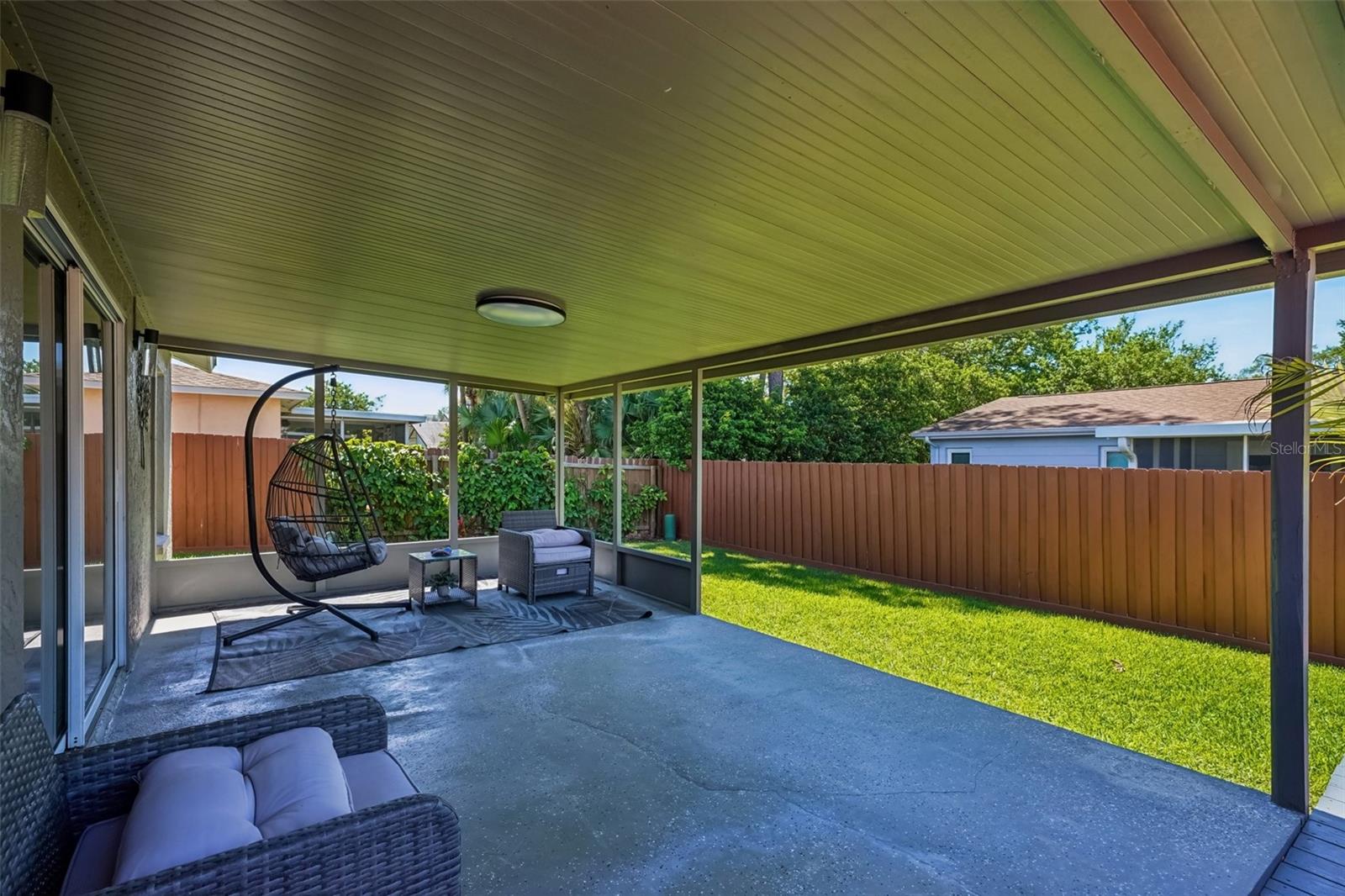 AUTUMN RUN - Residential