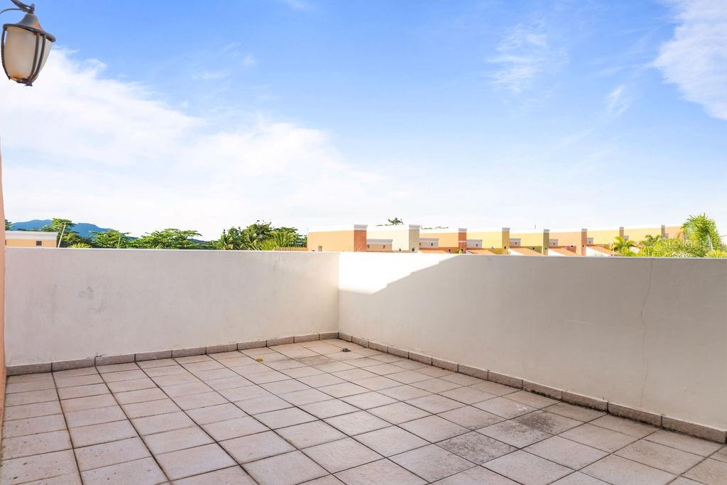 AQUABELLA - Residential Lease