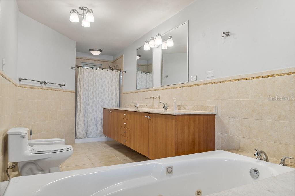 AQUABELLA - Residential Lease