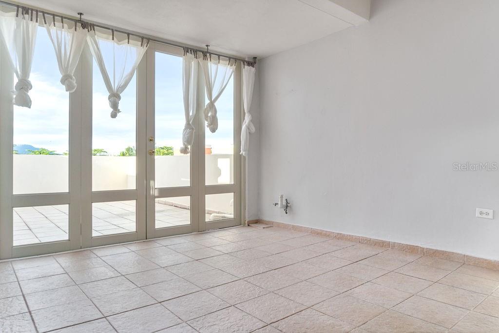 AQUABELLA - Residential Lease