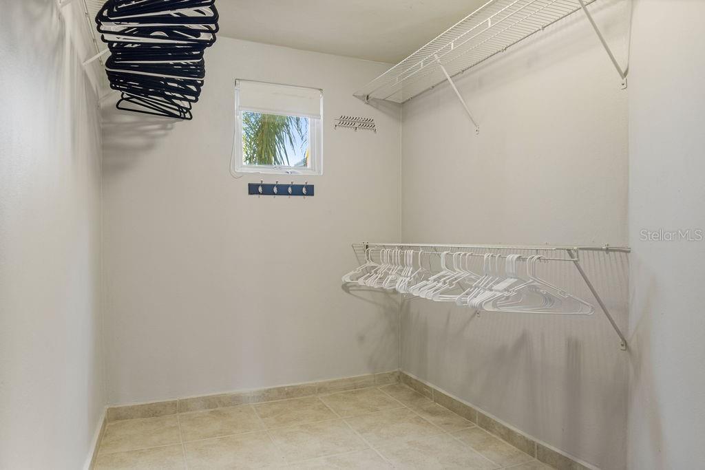 AQUABELLA - Residential Lease