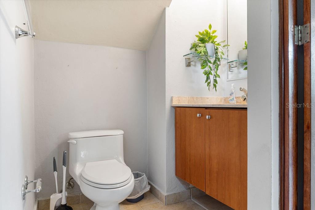 AQUABELLA - Residential Lease