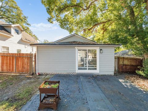 A home in MOUNT DORA