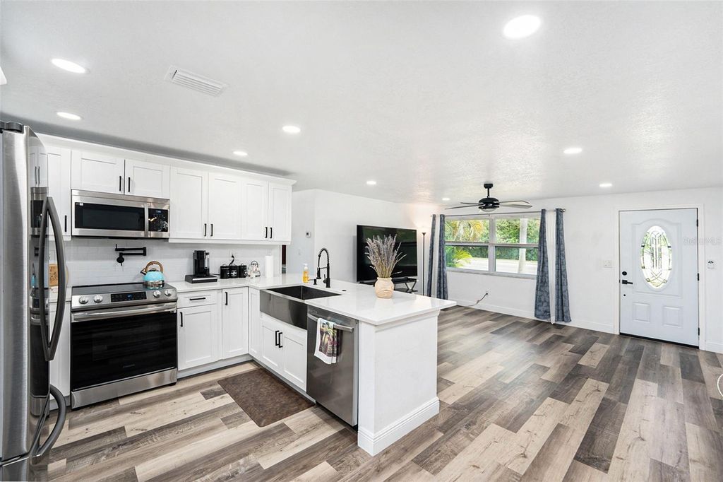 Photo of 1806 N Keene Road, Clearwater, FL 33755 (MLS # TB8433650)