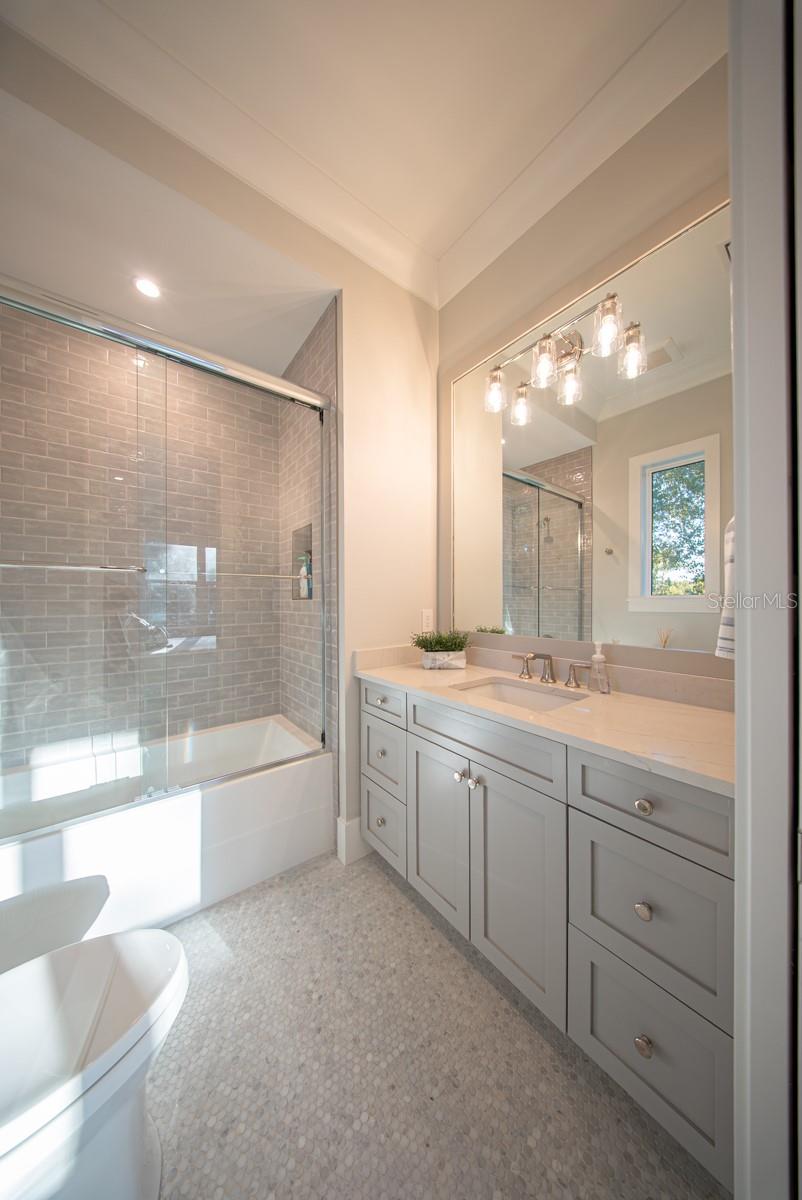 DAVIS SHORES - Residential