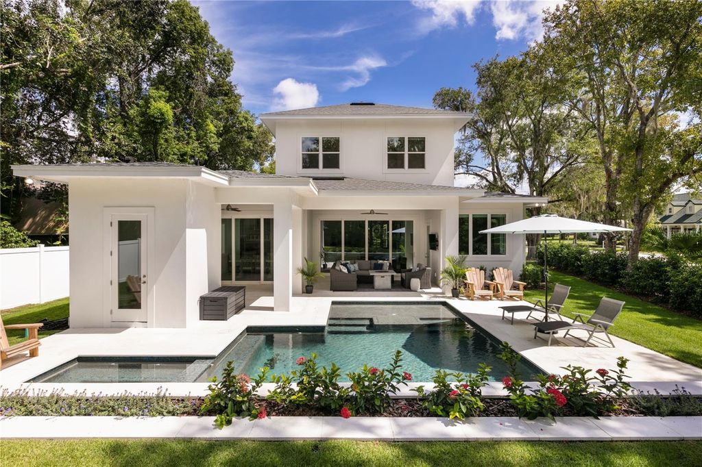 Photo of 84 Oakdale St, Windermere, FL 34786 (MLS # O6372842)