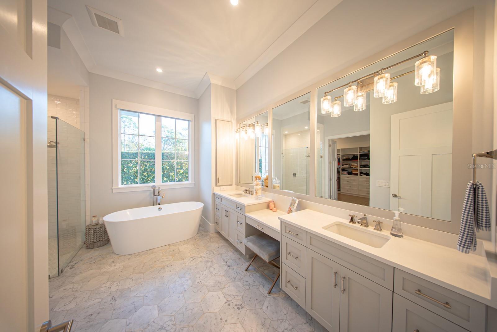 DAVIS SHORES - Residential