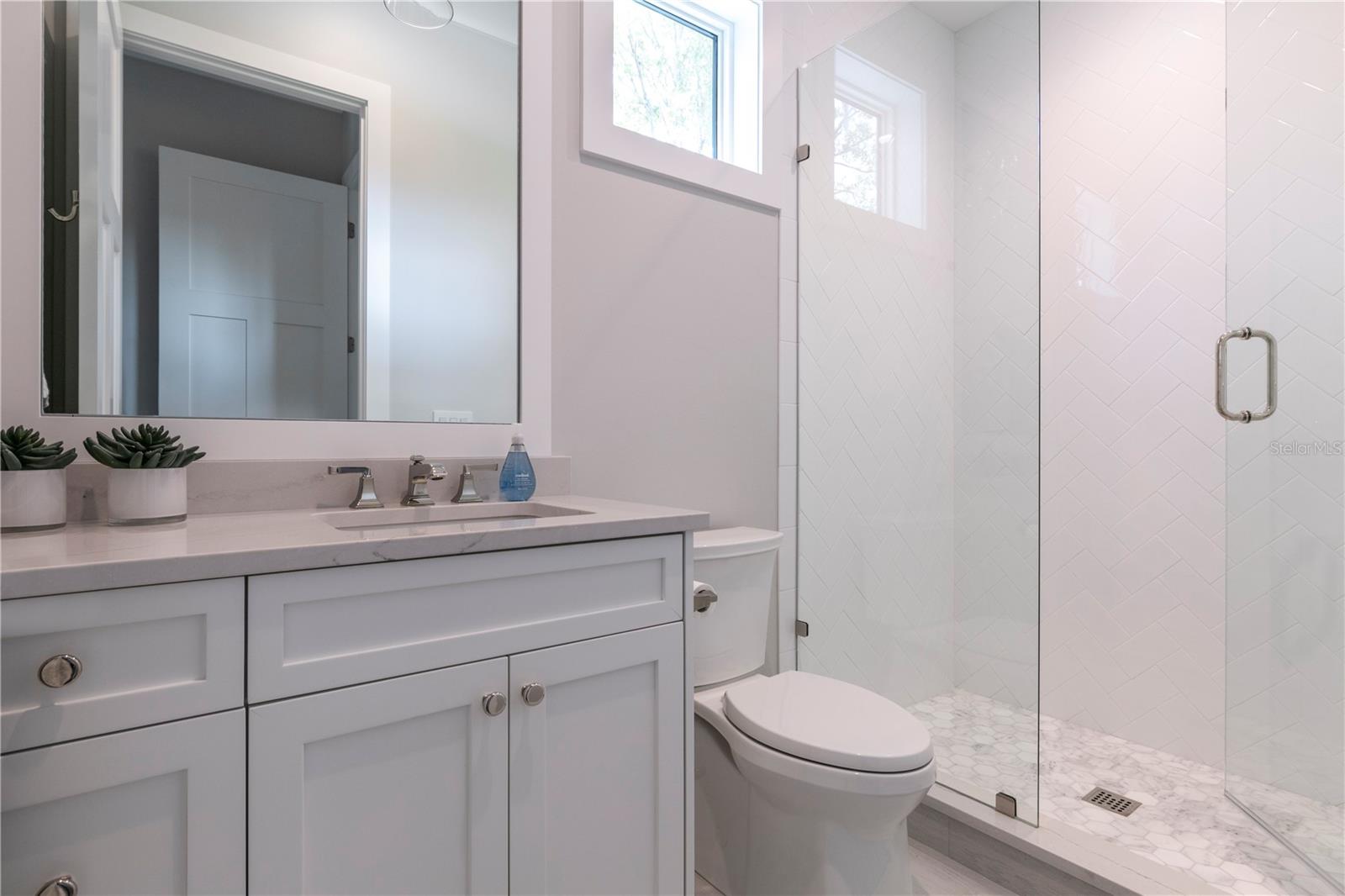 DAVIS SHORES - Residential