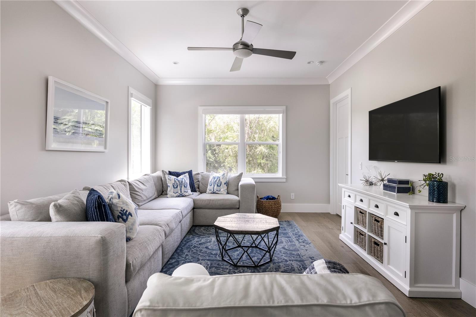 DAVIS SHORES - Residential