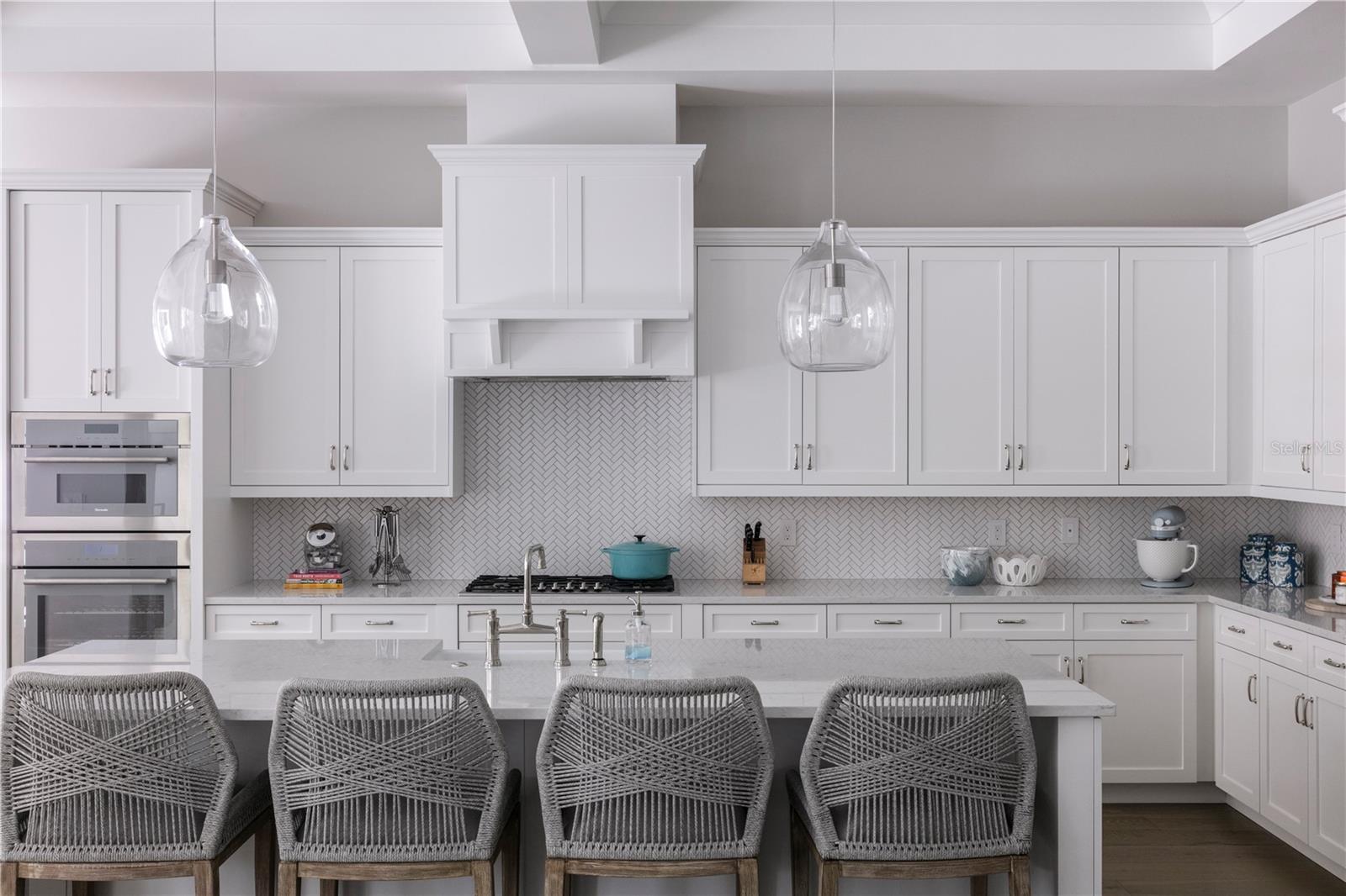 DAVIS SHORES - Residential